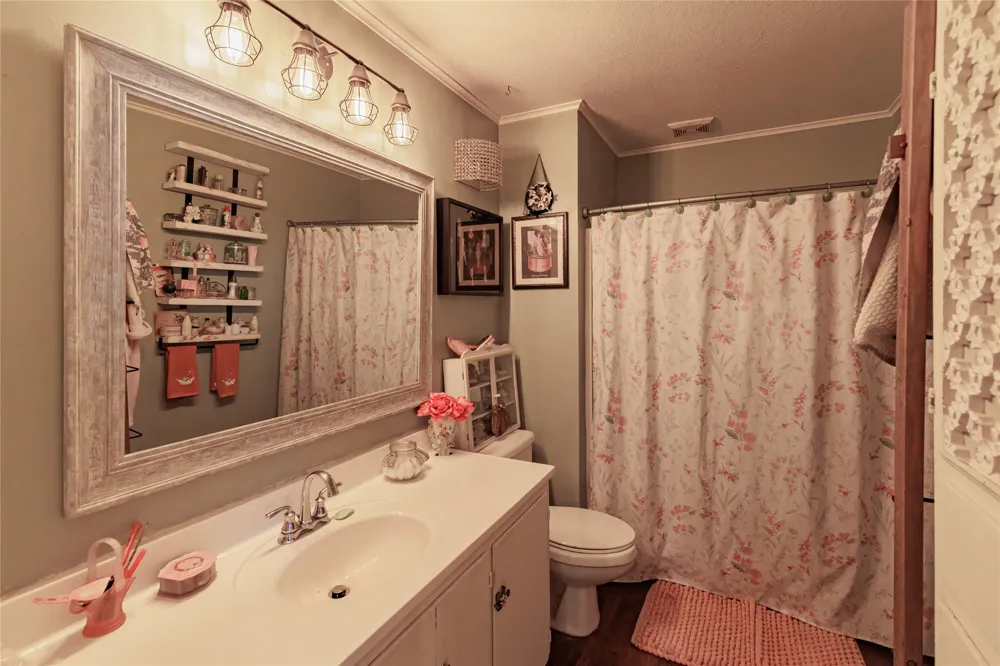 403 W Franklin Street Alvord, TX 76225