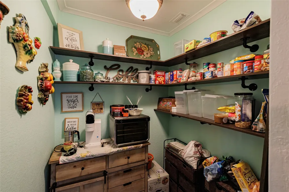 403 W Franklin Street Alvord, TX 76225