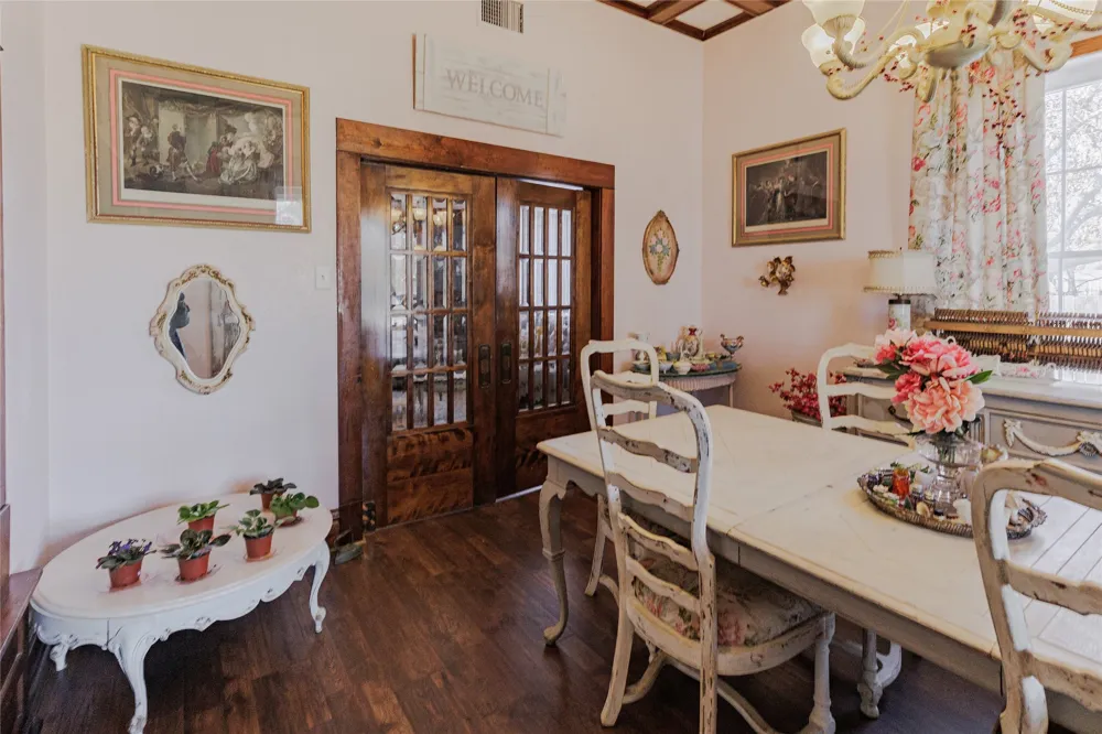 403 W Franklin Street Alvord, TX 76225