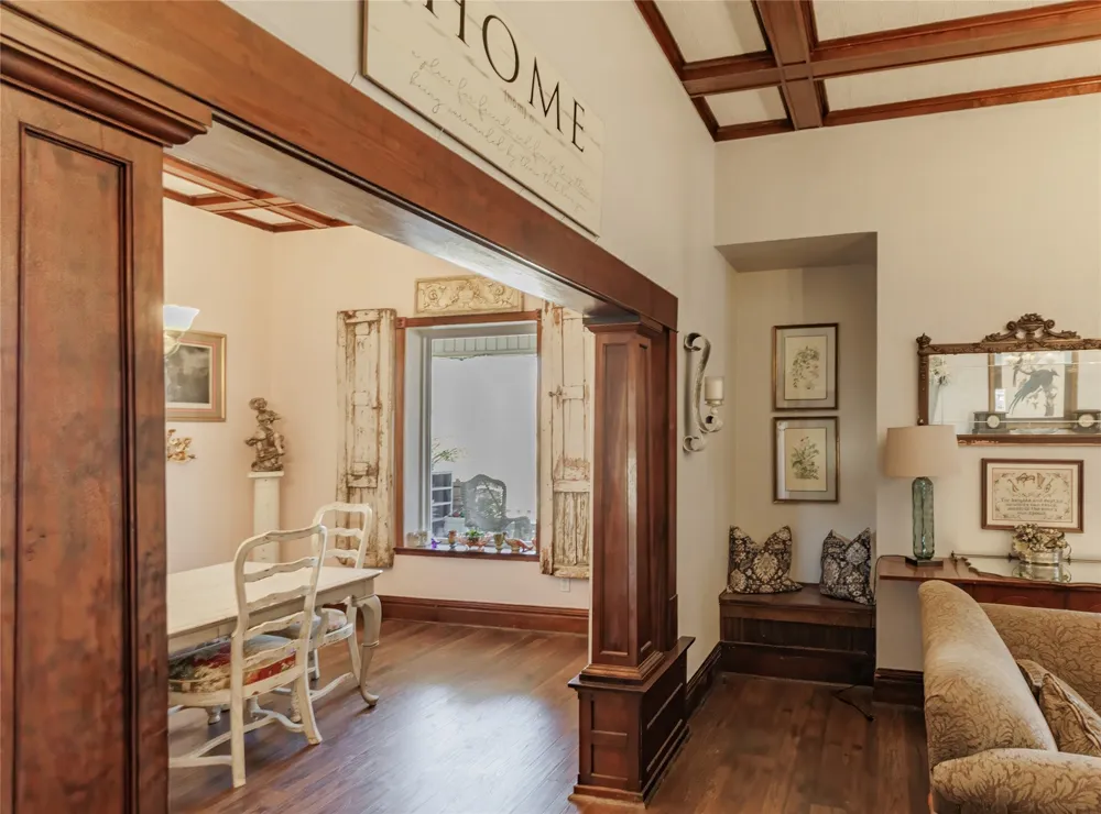 403 W Franklin Street Alvord, TX 76225
