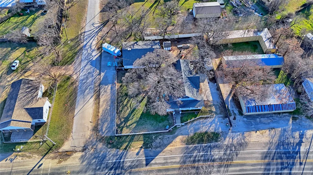 403 W Franklin Street Alvord, TX 76225