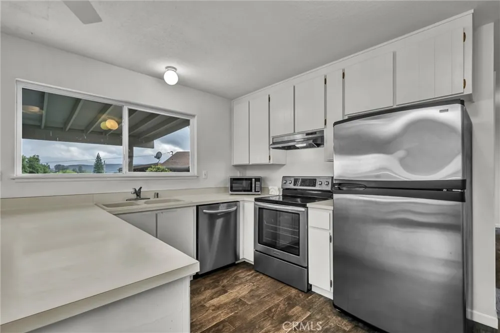 18528 North Shore Drive Hidden Valley Lake, CA 95467
