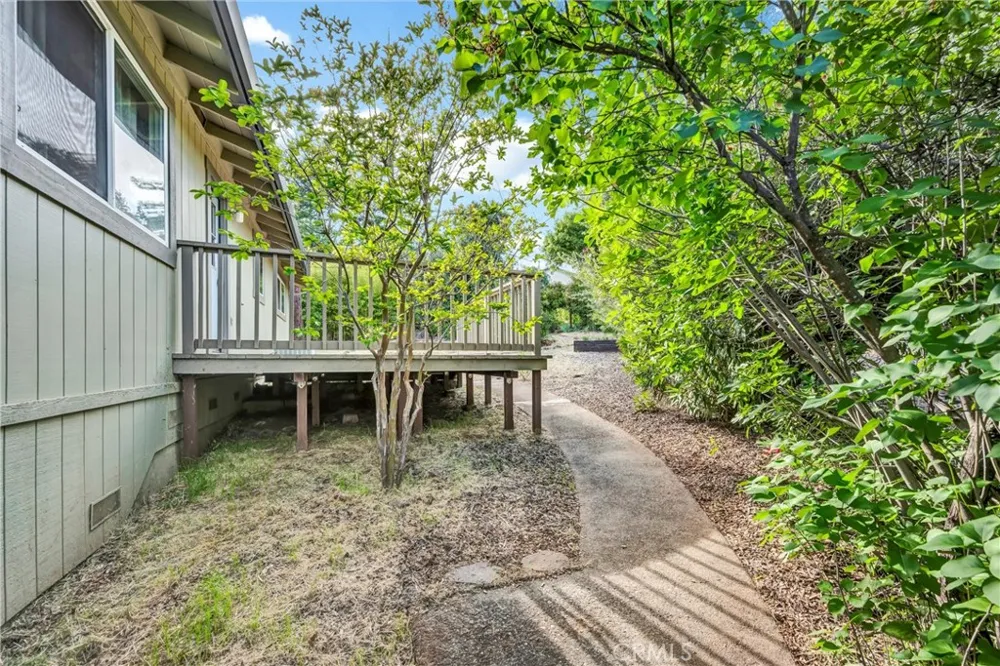 18528 North Shore Drive Hidden Valley Lake, CA 95467
