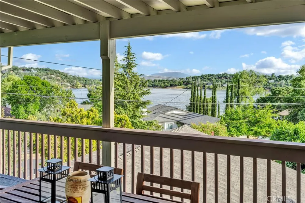 18528 North Shore Drive Hidden Valley Lake, CA 95467