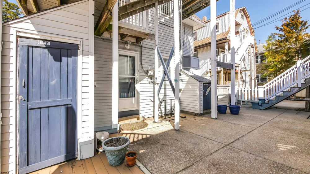133 Central Ave Ocean City, NJ 08226
