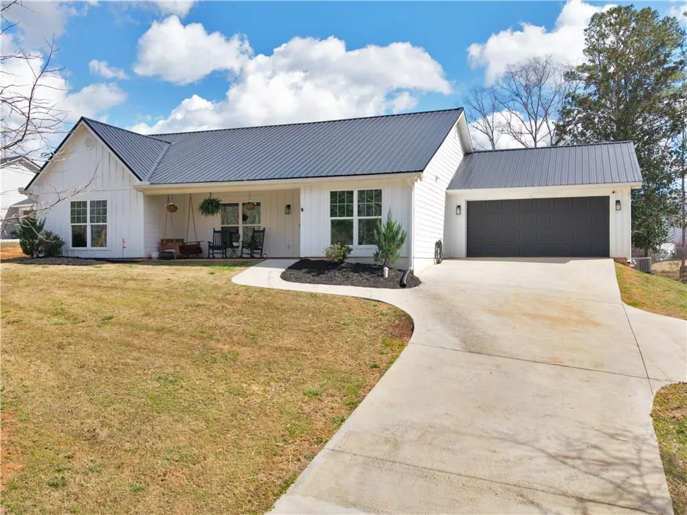 215 Almon Avenue Tallapoosa, GA 30176