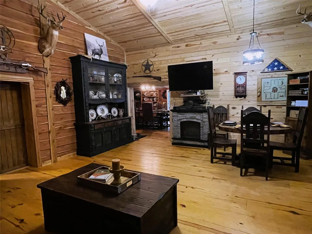 233 Private Road 247 Oakwood, TX 75855