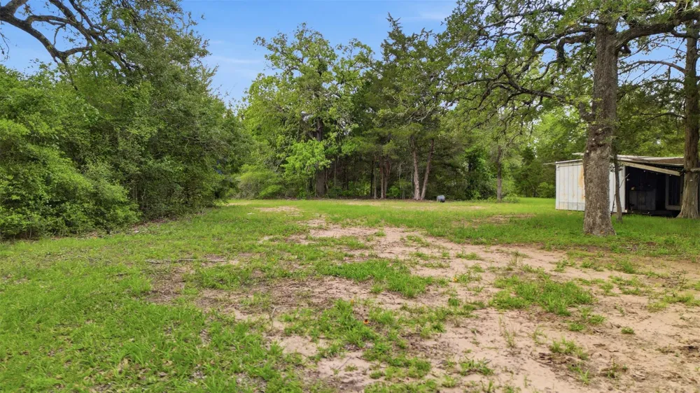 1165 Cr 213 Weimar, TX 78962