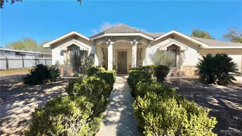 1703 Bluebird Avenue
