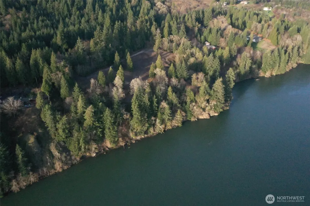 26 Edge Water Drive Cathlamet, WA 98612