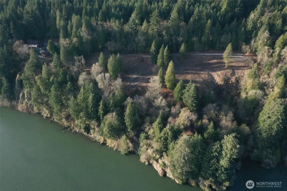 26 Edge Water Drive Cathlamet, WA 98612