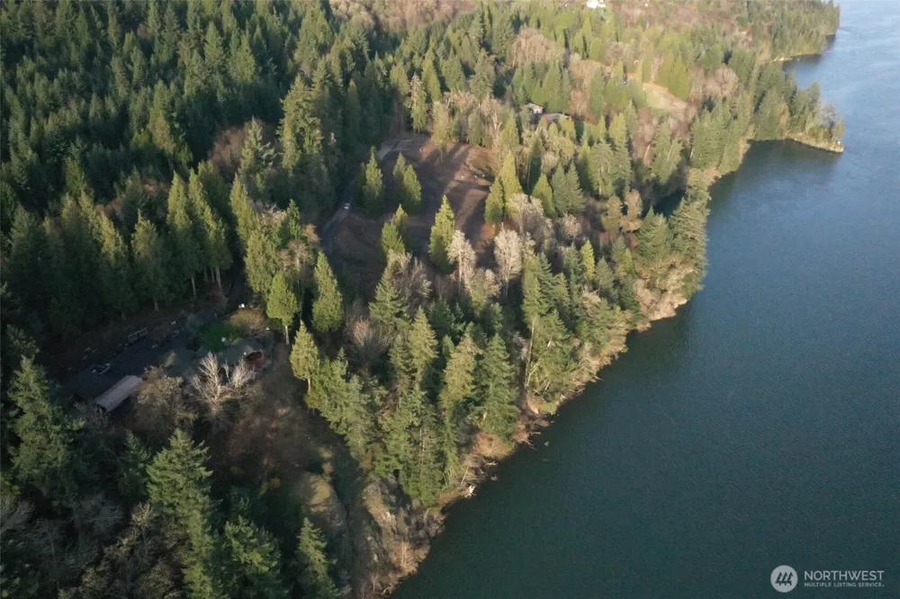 26 Edge Water Drive Cathlamet, WA 98612
