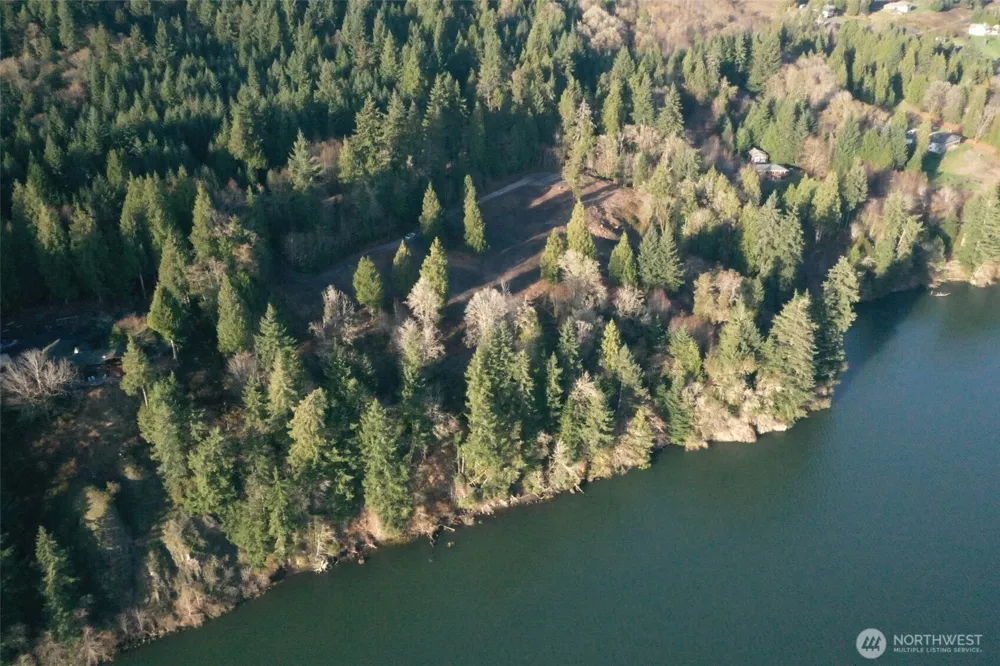 26 Edge Water Drive Cathlamet, WA 98612