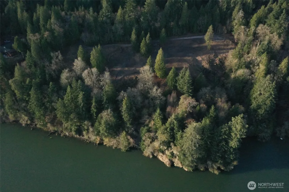 26 Edge Water Drive Cathlamet, WA 98612