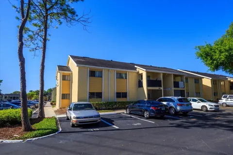 908 LAKE DESTINY ROAD #E