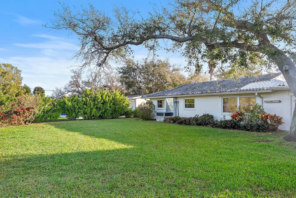 514 HARBOR DRIVE S Venice, FL 34285