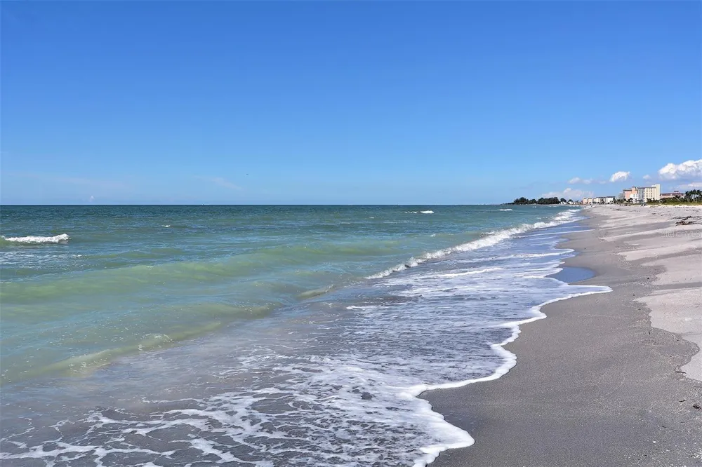 514 HARBOR DRIVE S Venice, FL 34285
