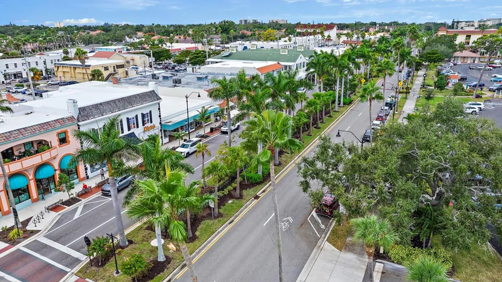 514 HARBOR DRIVE S Venice, FL 34285