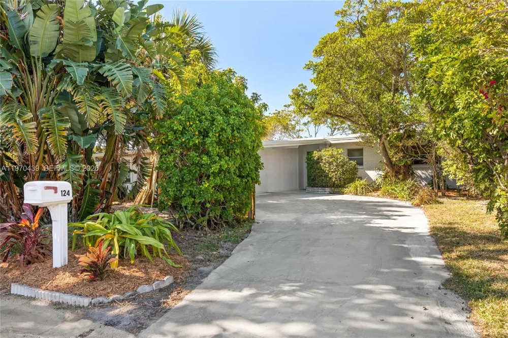 124 Aucila RD. Cocoa Beach, FL 32931