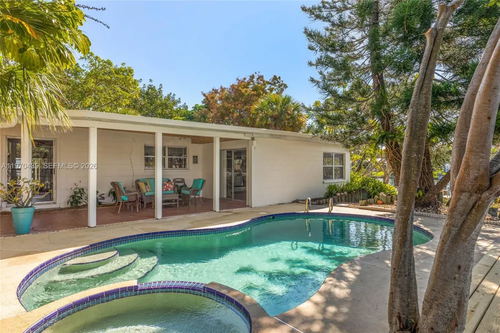 124 Aucila RD. Cocoa Beach, FL 32931