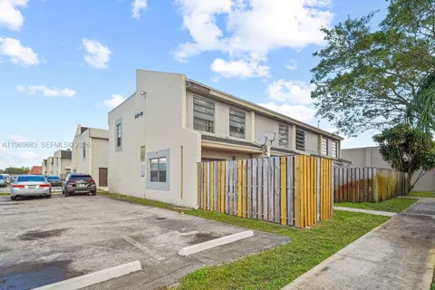 2424 NW 52nd Ave #2424