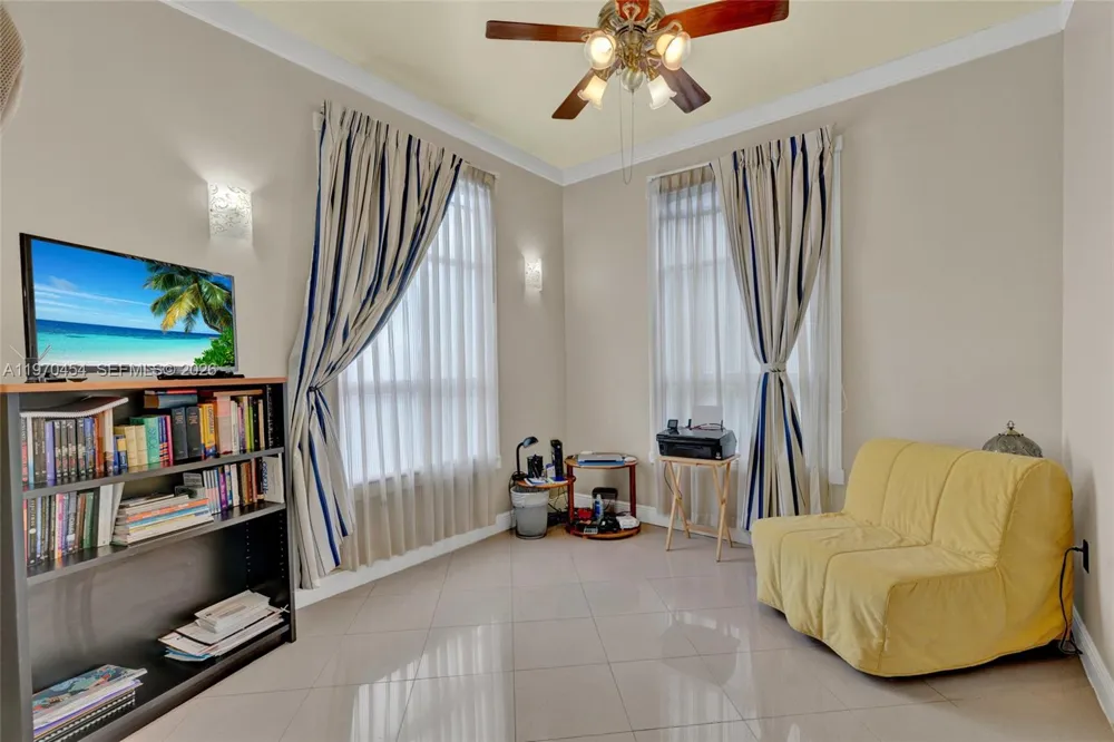 7400 W 20th Ave #402 Hialeah, FL 33016