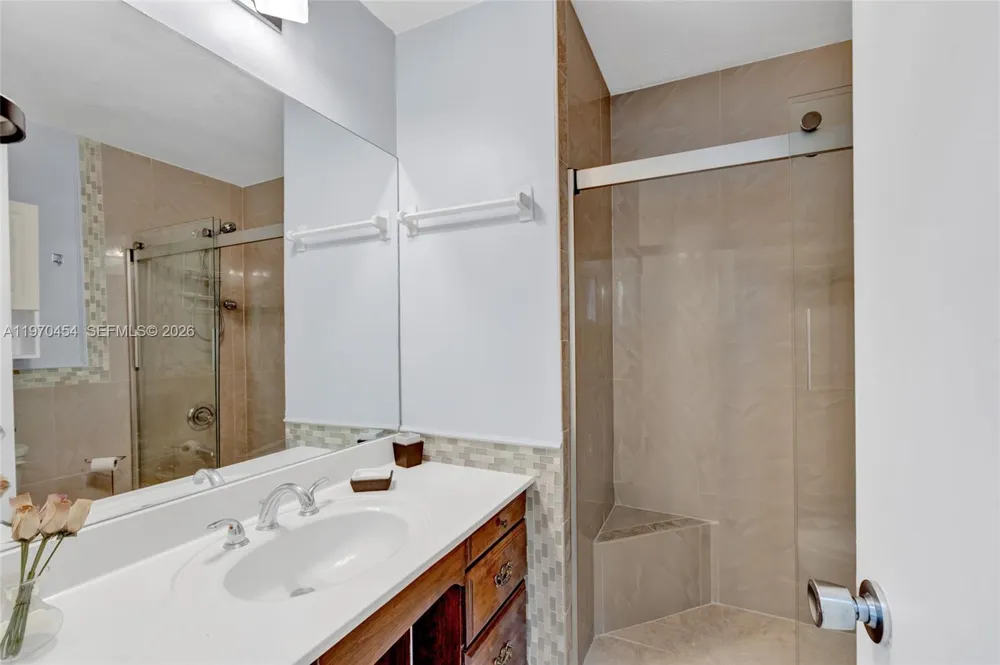 7400 W 20th Ave #402 Hialeah, FL 33016