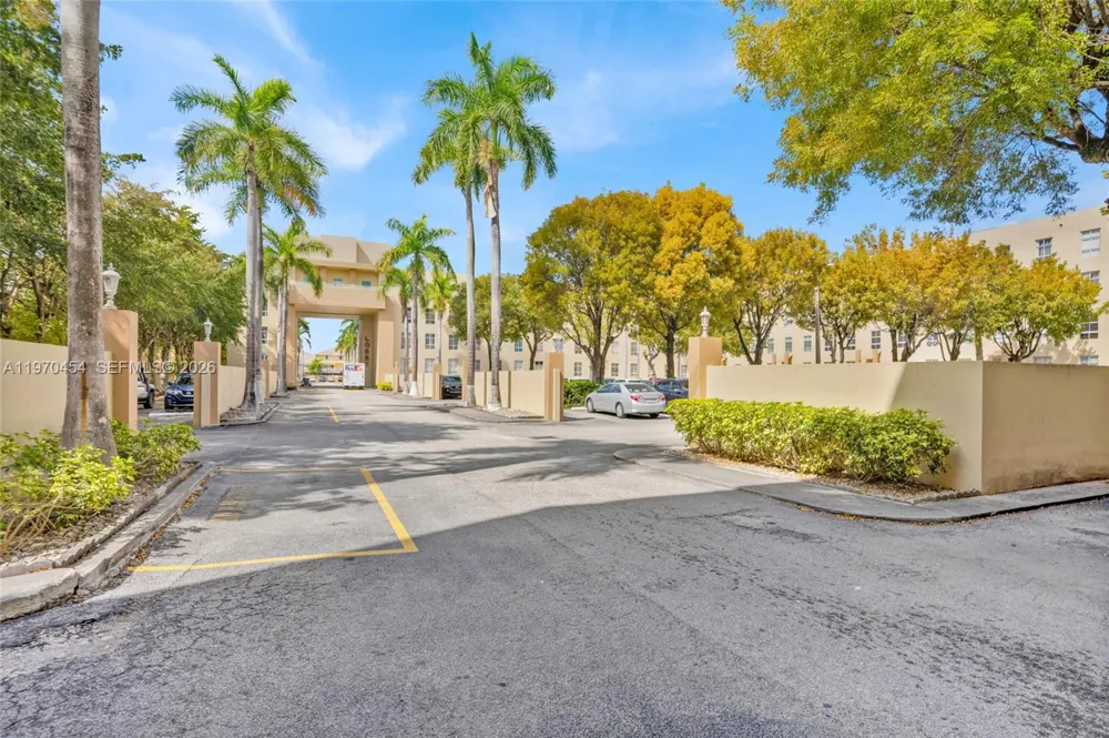 7400 W 20th Ave #402 Hialeah, FL 33016