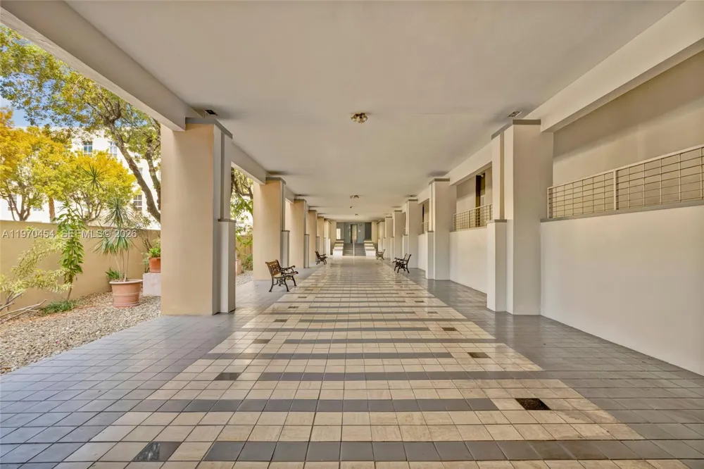 7400 W 20th Ave #402 Hialeah, FL 33016