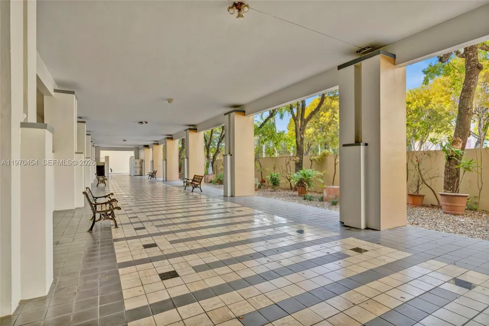 7400 W 20th Ave #402 Hialeah, FL 33016