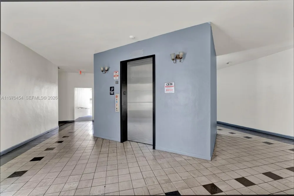 7400 W 20th Ave #402 Hialeah, FL 33016