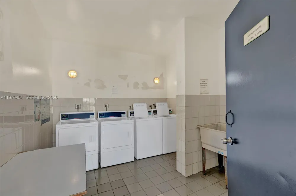 7400 W 20th Ave #402 Hialeah, FL 33016