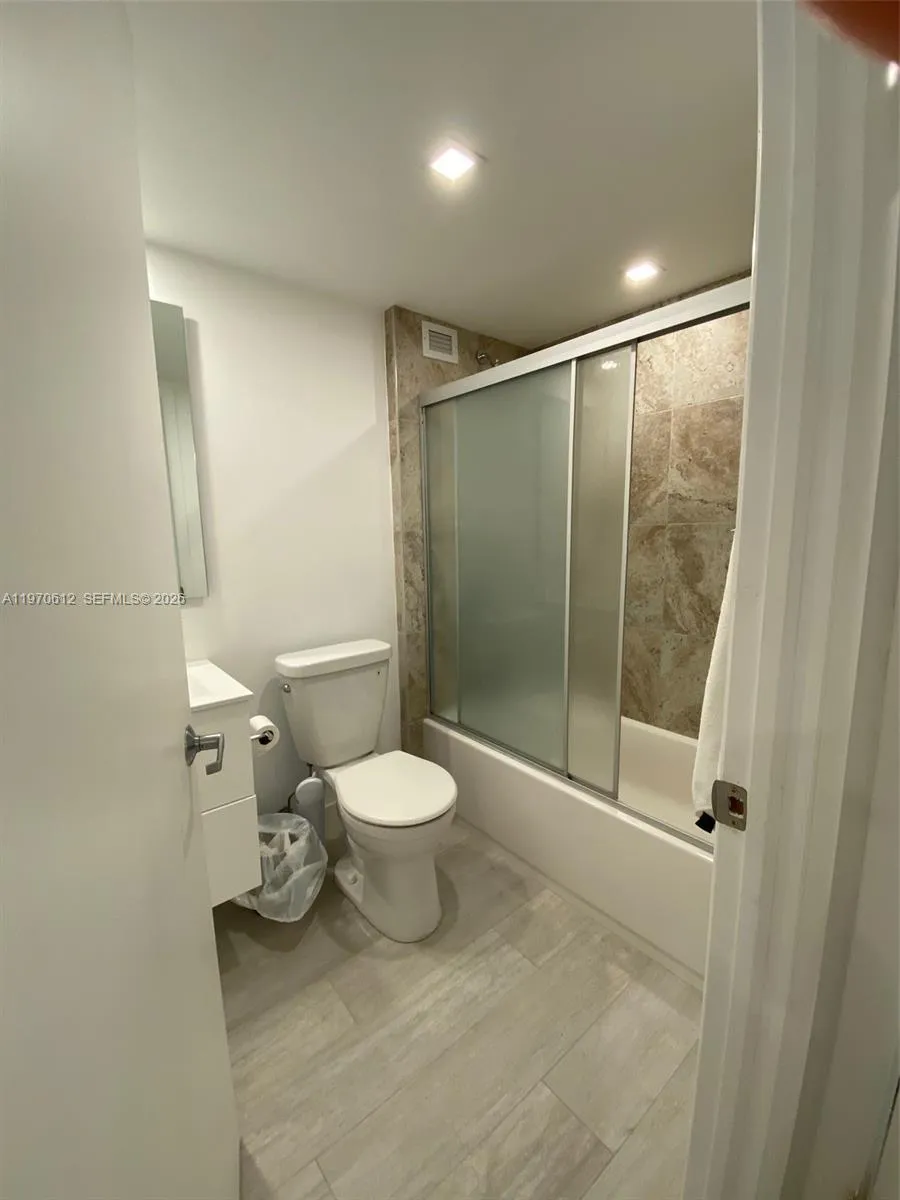 2301 Collins Ave #338 Miami Beach, FL 33139