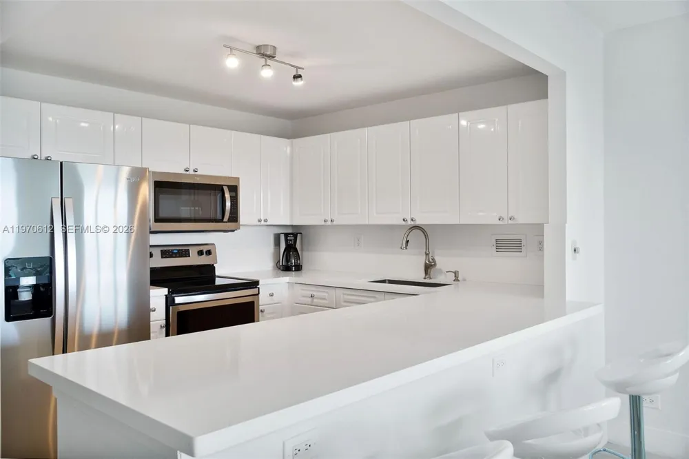 2301 Collins Ave #338 Miami Beach, FL 33139