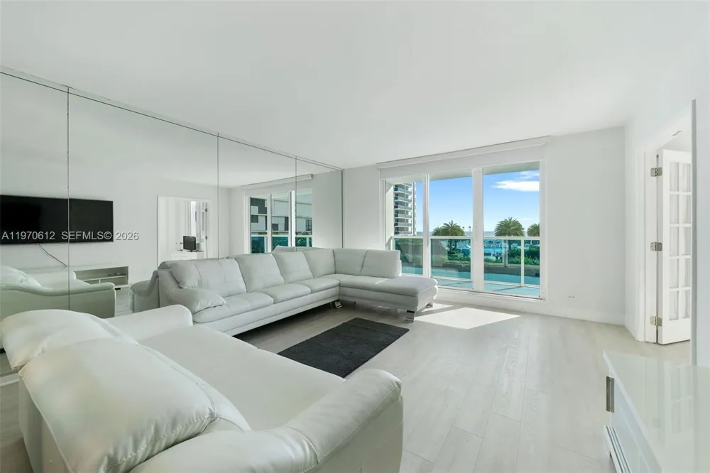 2301 Collins Ave #338 Miami Beach, FL 33139