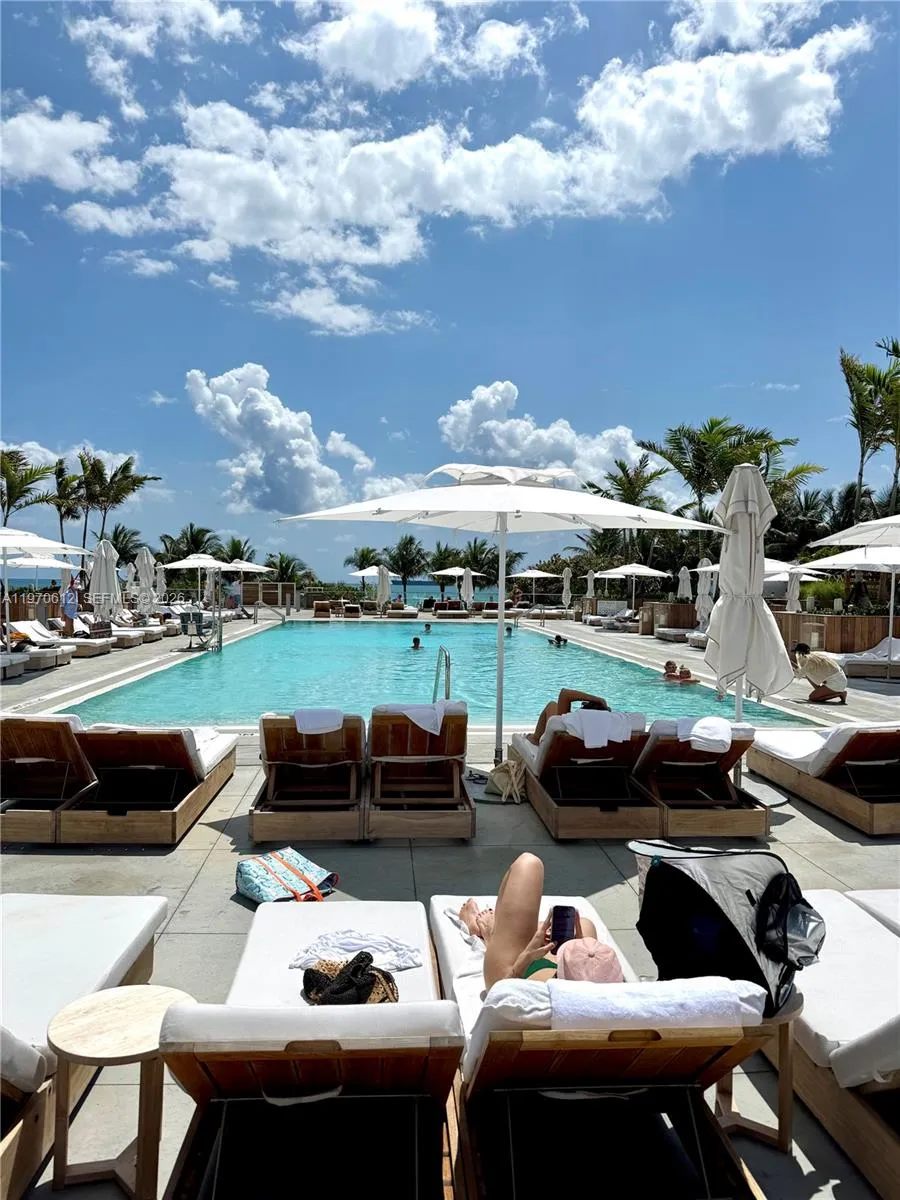 2301 Collins Ave #338 Miami Beach, FL 33139