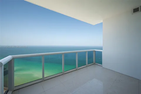 18201 Collins Ave #4808