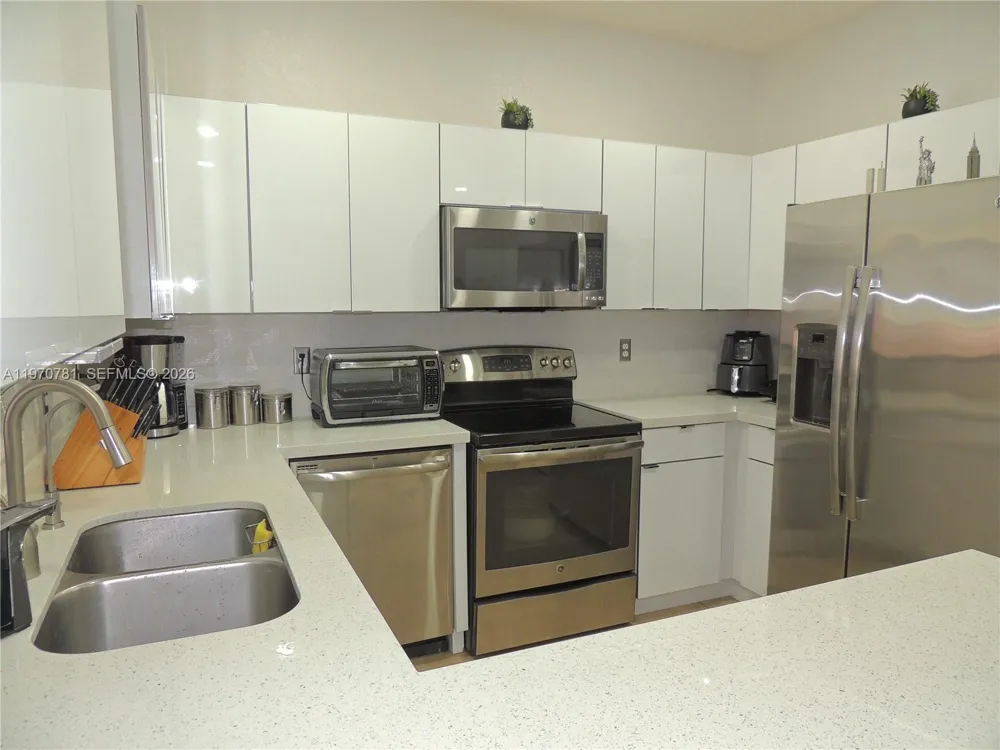 11301 NW 88th Ter Doral, FL 33178