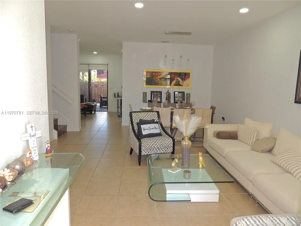 11301 NW 88th Ter Doral, FL 33178