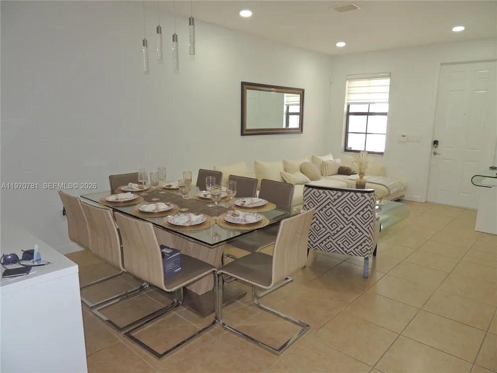 11301 NW 88th Ter Doral, FL 33178