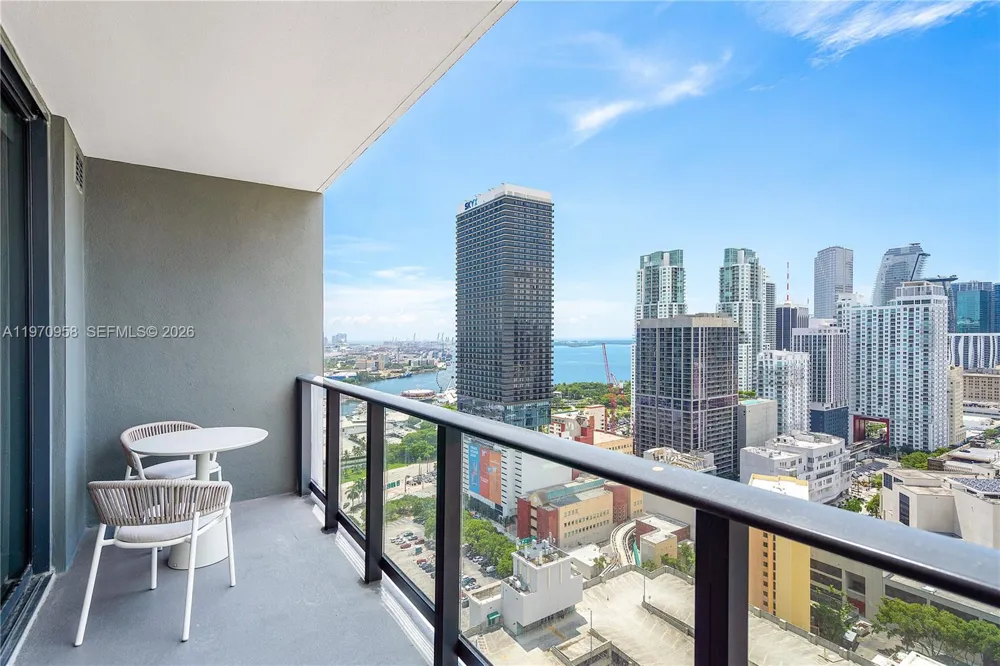 159 NE 6th St #2707 Miami, FL 33132