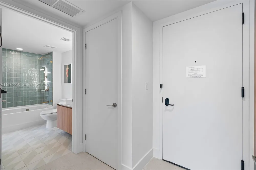 159 NE 6th St #2707 Miami, FL 33132