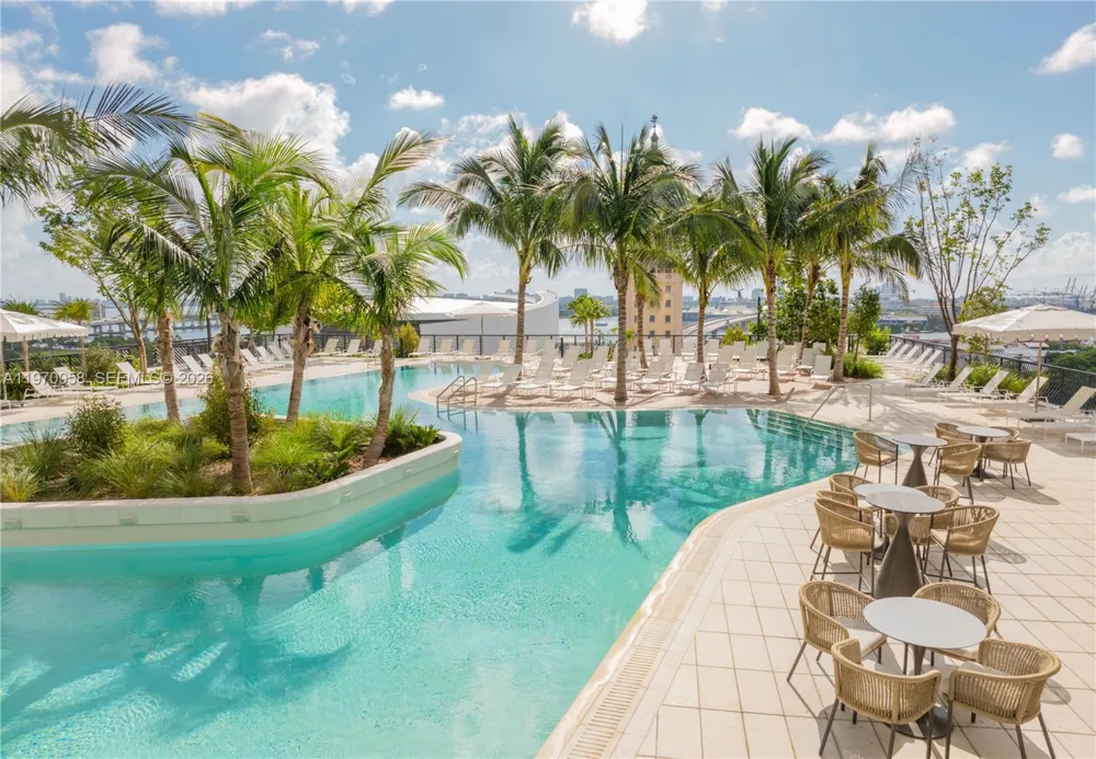 159 NE 6th St #2707 Miami, FL 33132