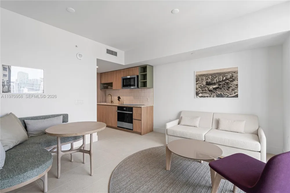 159 NE 6th St #2707 Miami, FL 33132
