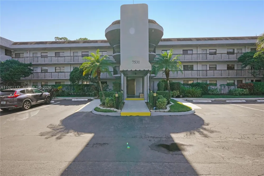 7531 NW 79th Ave #205 Tamarac, FL 33321
