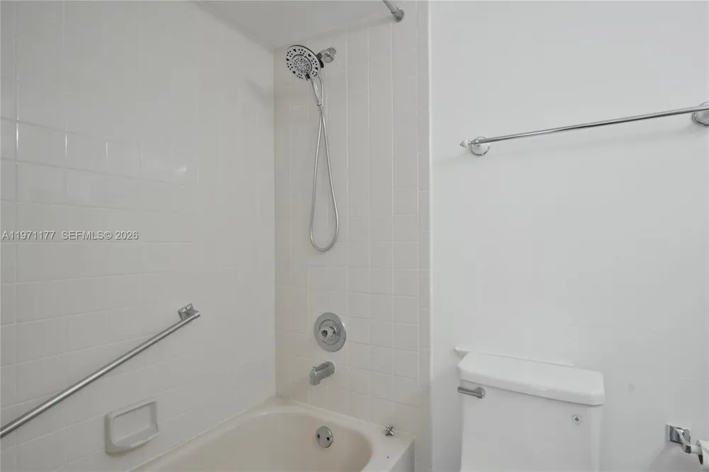 7531 NW 79th Ave #205 Tamarac, FL 33321