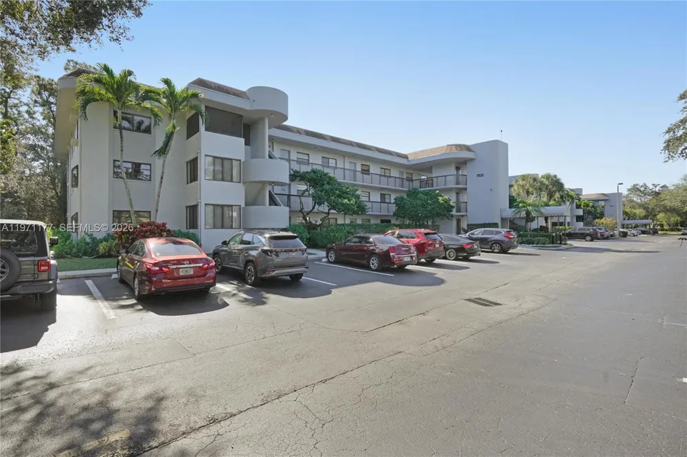 7531 NW 79th Ave #205 Tamarac, FL 33321