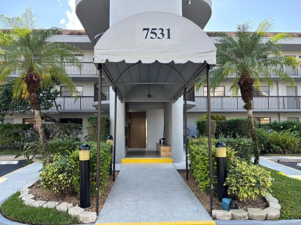 7531 NW 79th Ave #205 Tamarac, FL 33321