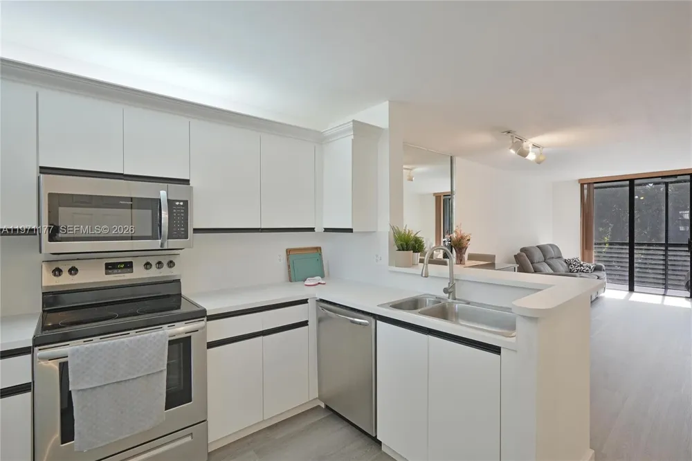 7531 NW 79th Ave #205 Tamarac, FL 33321