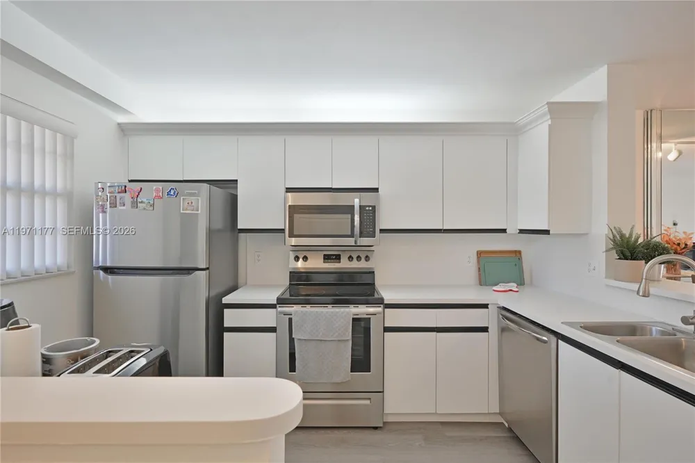 7531 NW 79th Ave #205 Tamarac, FL 33321